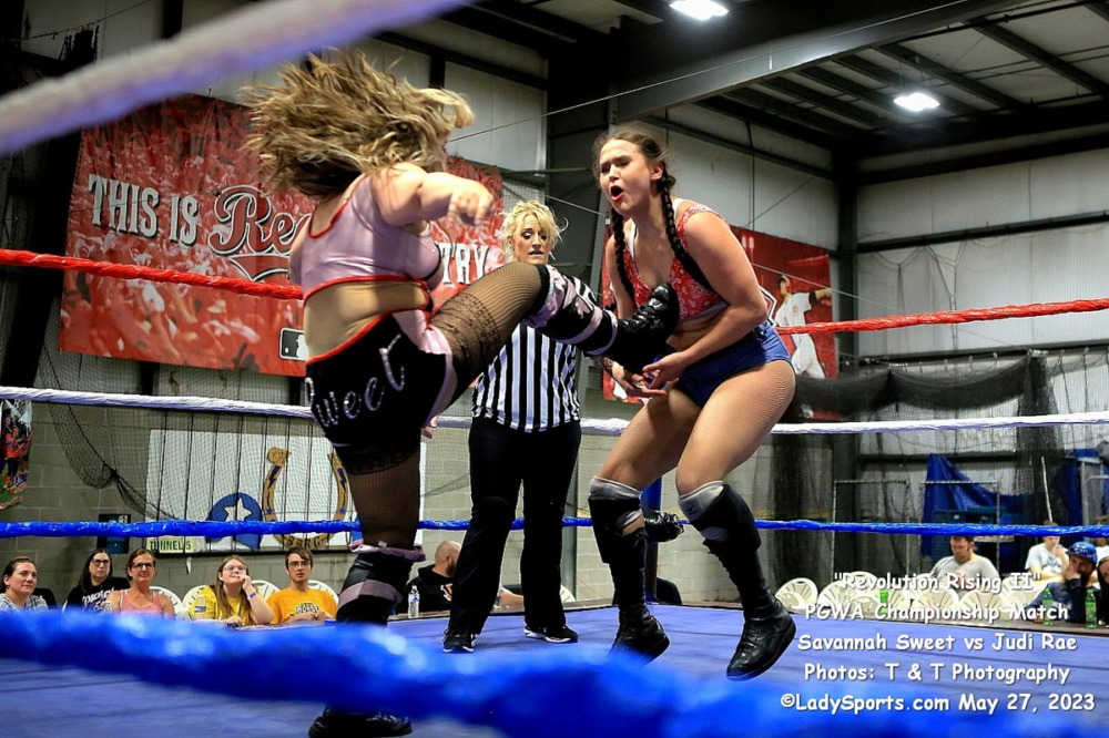 Savannah Sweet vs Judi Rae - Image 8