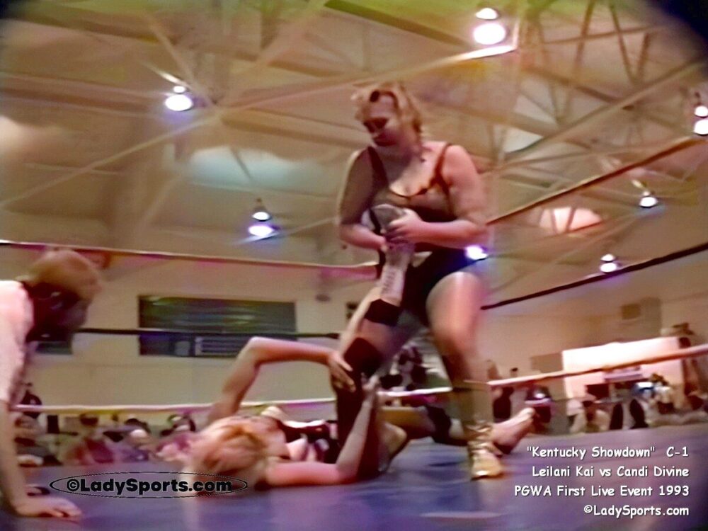 Kentucky Showdown Match 5 - Leilani Kai vs Candi Devine - Image 7