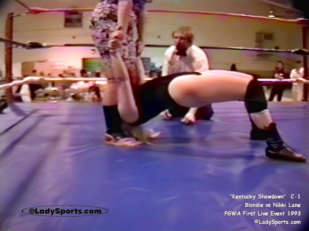 Kentucky Showdown Match 2 - Blondie vs Nikki Lane - Image 3