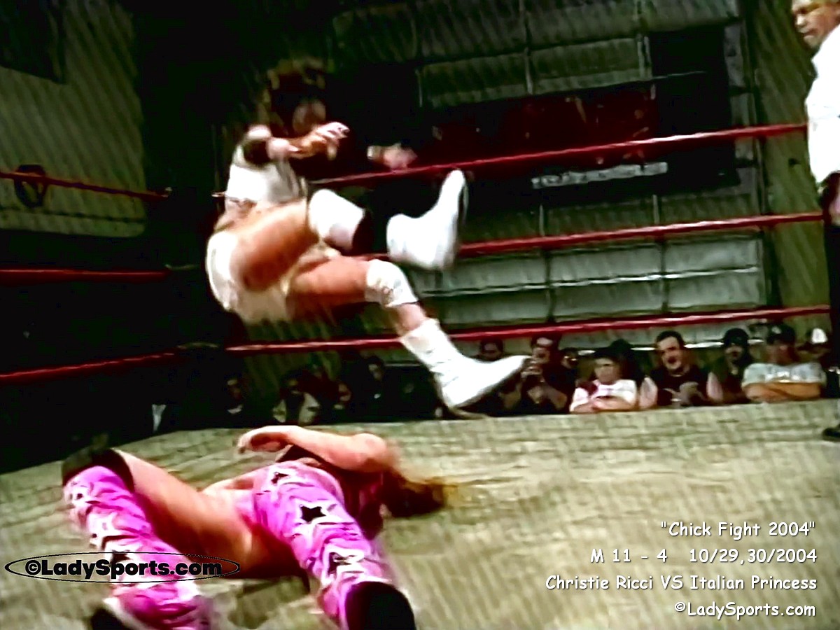 Chick Fight Match 4 - Christie Ricci vs Tiffany the Mafia Princess - Image 2