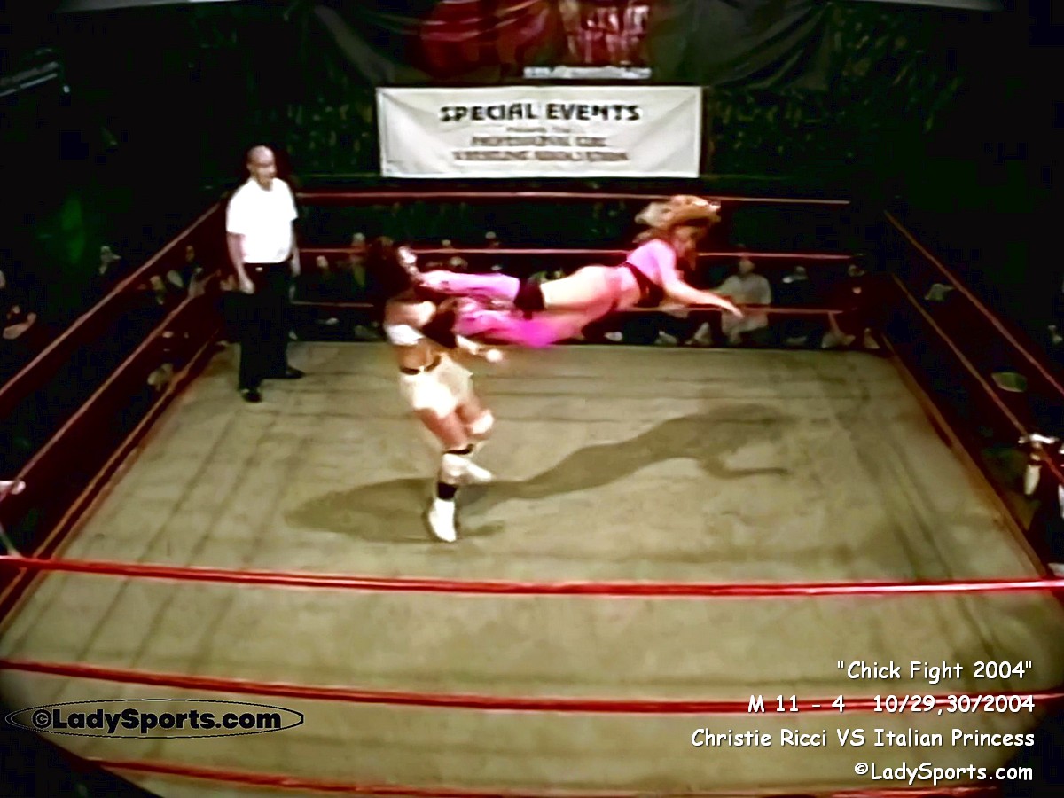 Chick Fight Match 4 - Christie Ricci vs Tiffany the Mafia Princess - Image 3